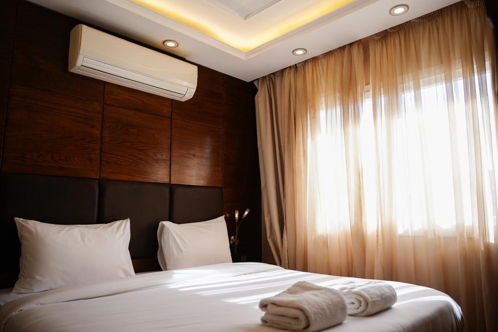 Luxury 1br Near The Airport Cairo