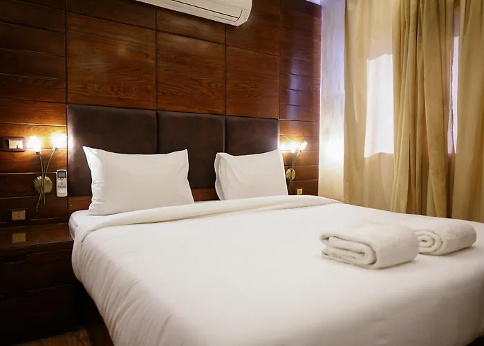 Luxury 1Br Near The Airport